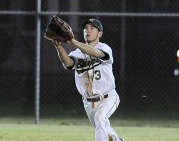 Baseball Splits NECC Doubleheader With Newbury College
