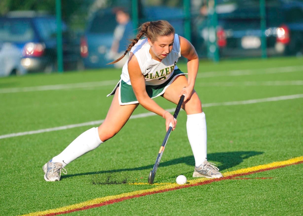 Field Hockey Downs Bay Path College, 2-1