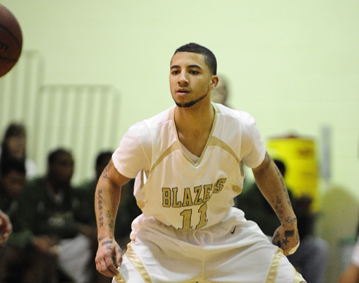 Men&rsquo;s Basketball Edged by Moravian College, 69-67