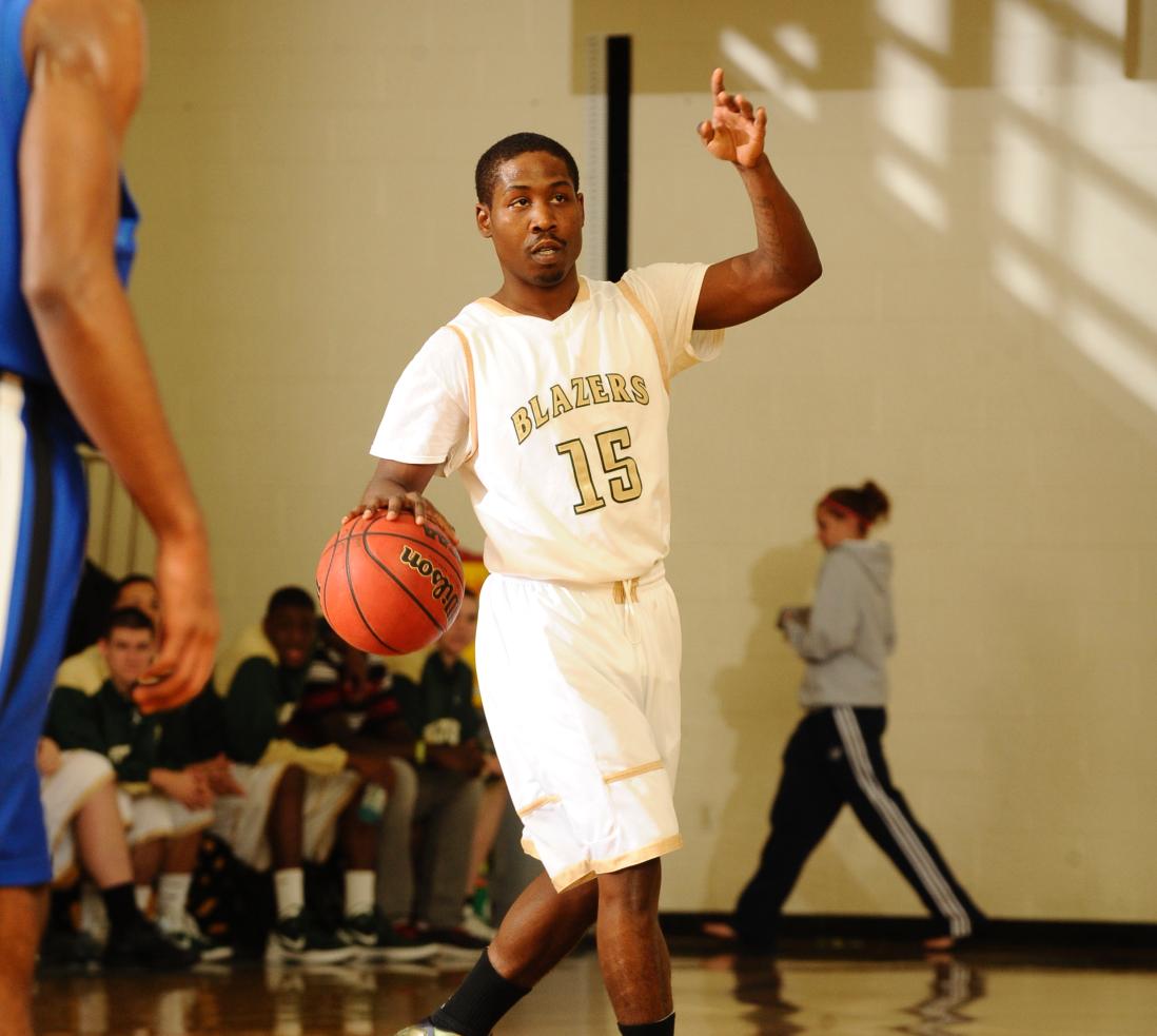 Men&rsquo;s Basketball Staves Off Late Rally to Outlast Regis College, 64-57