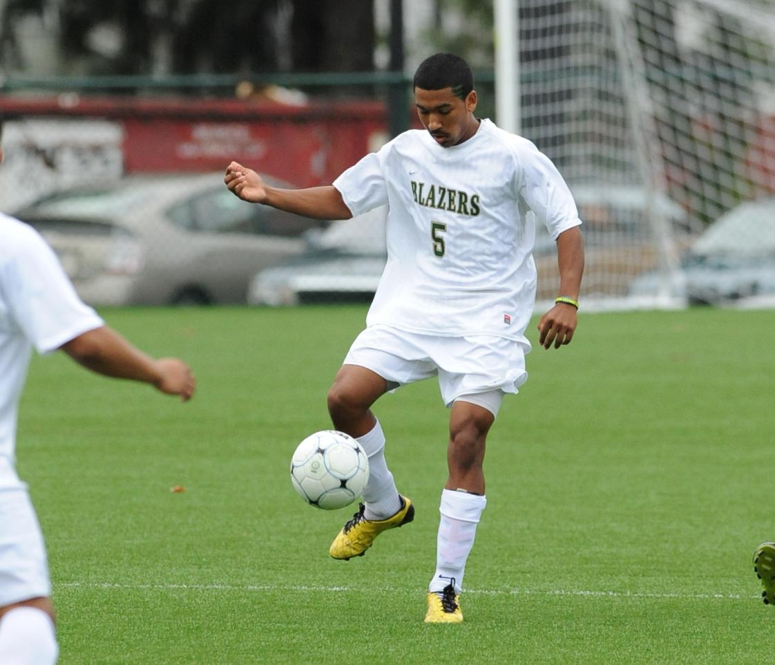No. 5 Men&rsquo;s Soccer Outlasts No. 4 Newbury College, 2-1 in NECC Quarterfinals