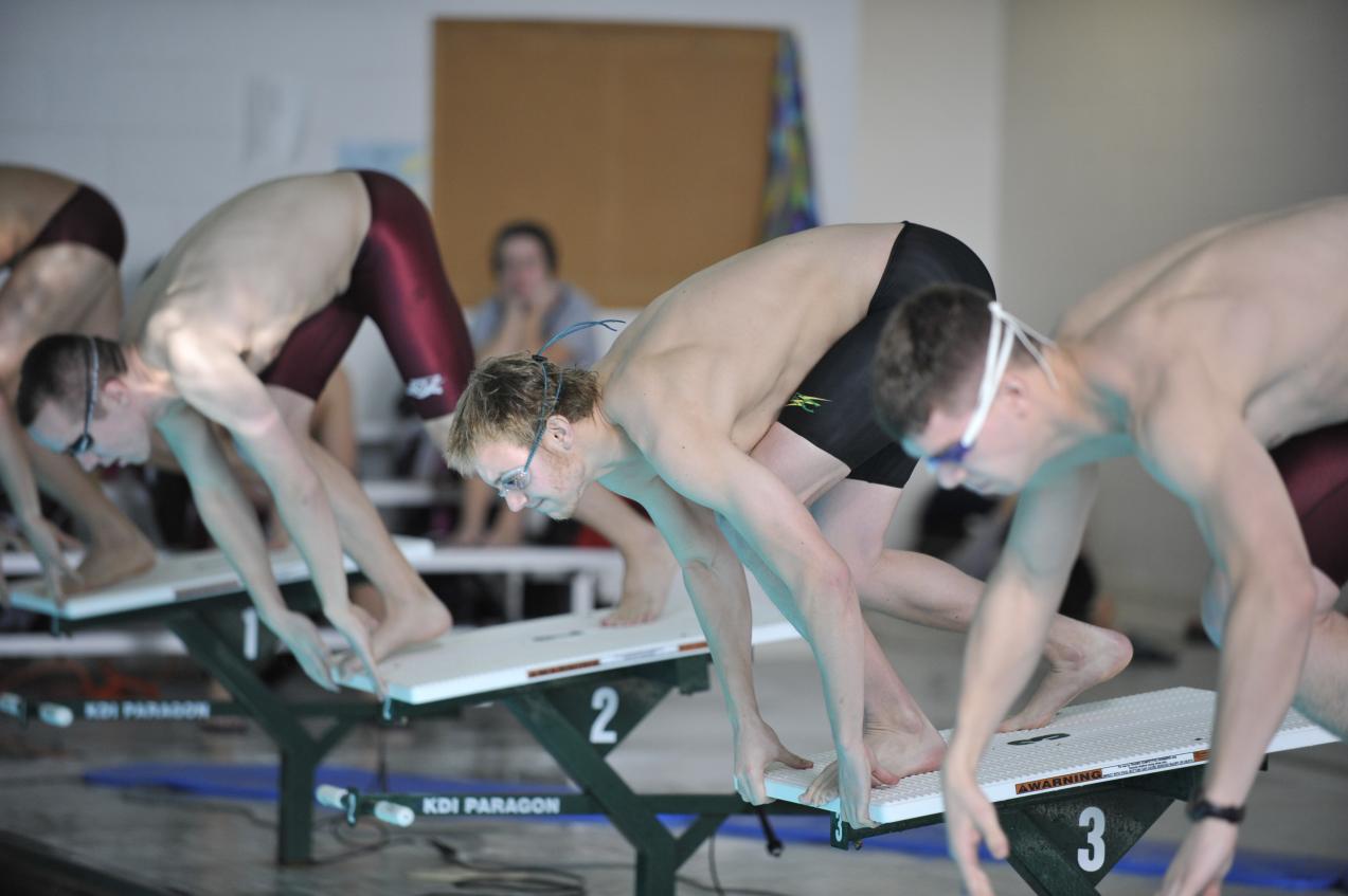 Men&rsquo;s and Women&rsquo;s Swimming Fall at Regis College