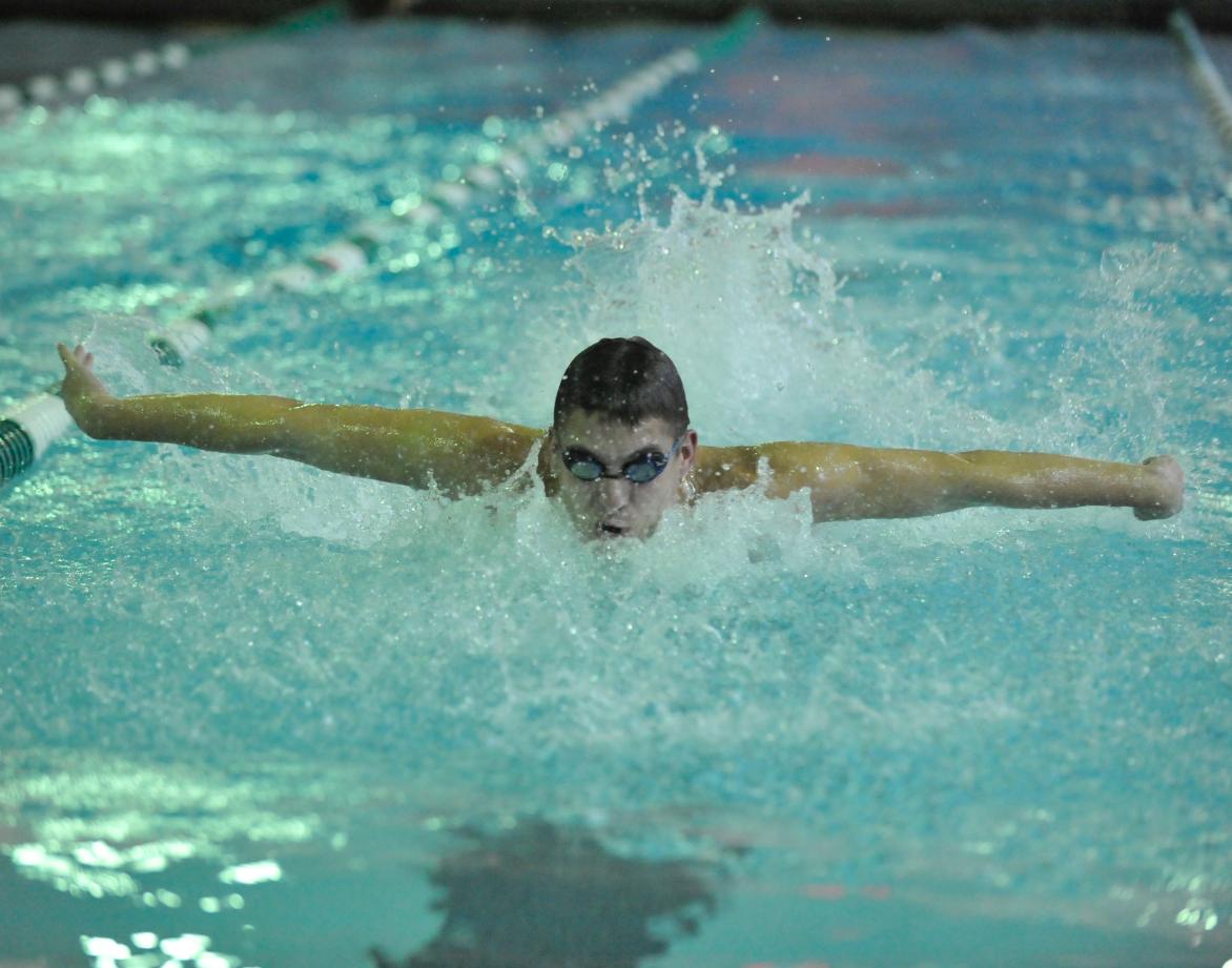 Men&rsquo;s and Women&rsquo;s Swimming Split at St. Joseph&rsquo;s College (Maine)