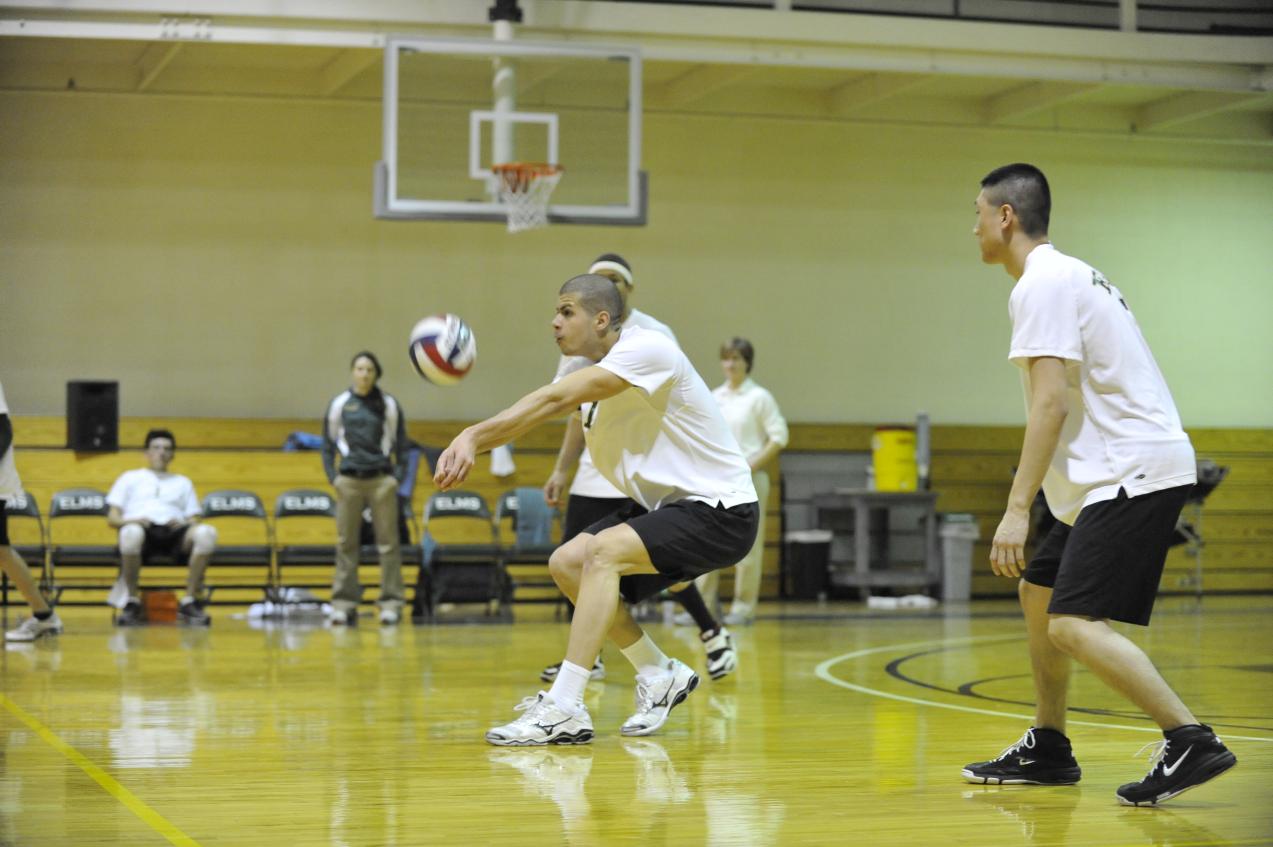 Men&rsquo;s Volleyball Swept By Endicott College, 3-0