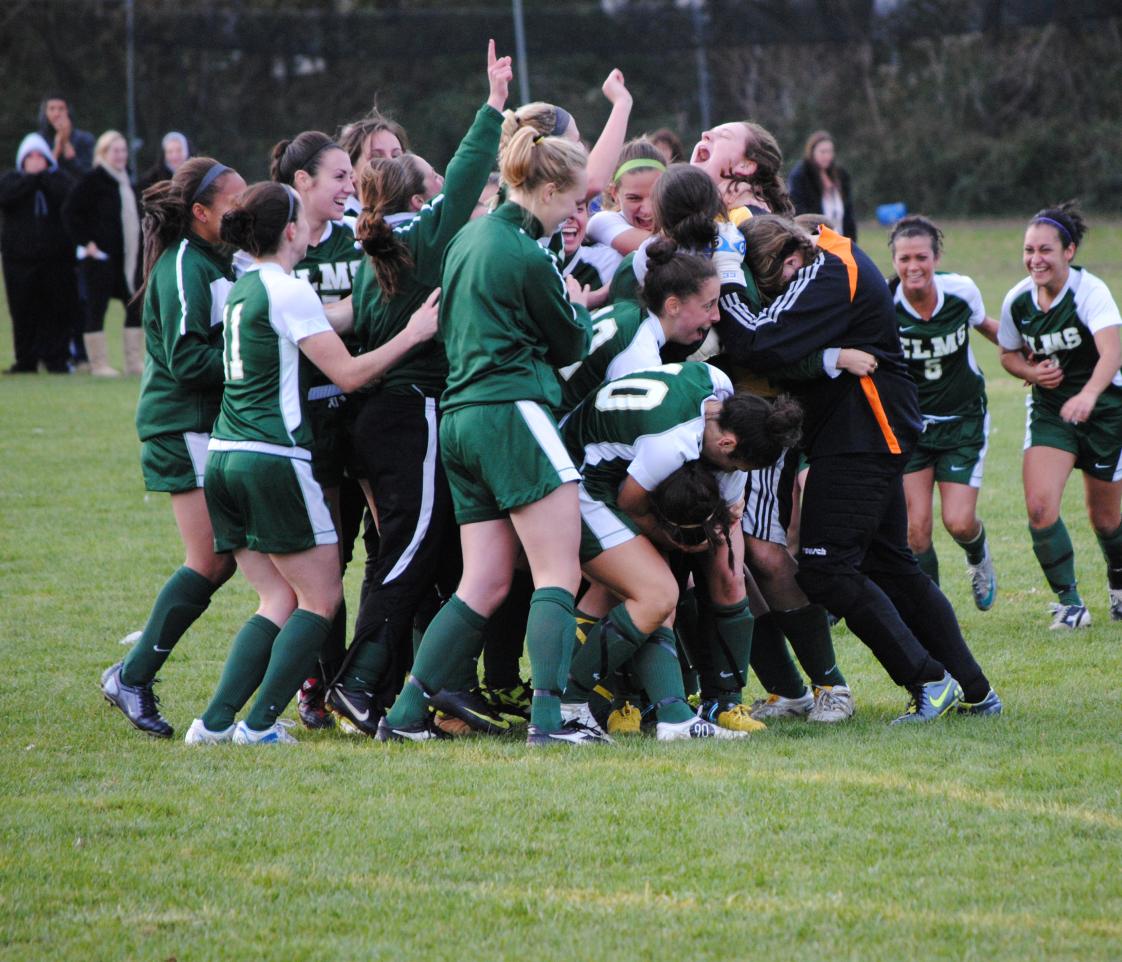 Women&rsquo;s Soccer Notches First Win of the Season, 3-2 Over Mount Holyoke College
