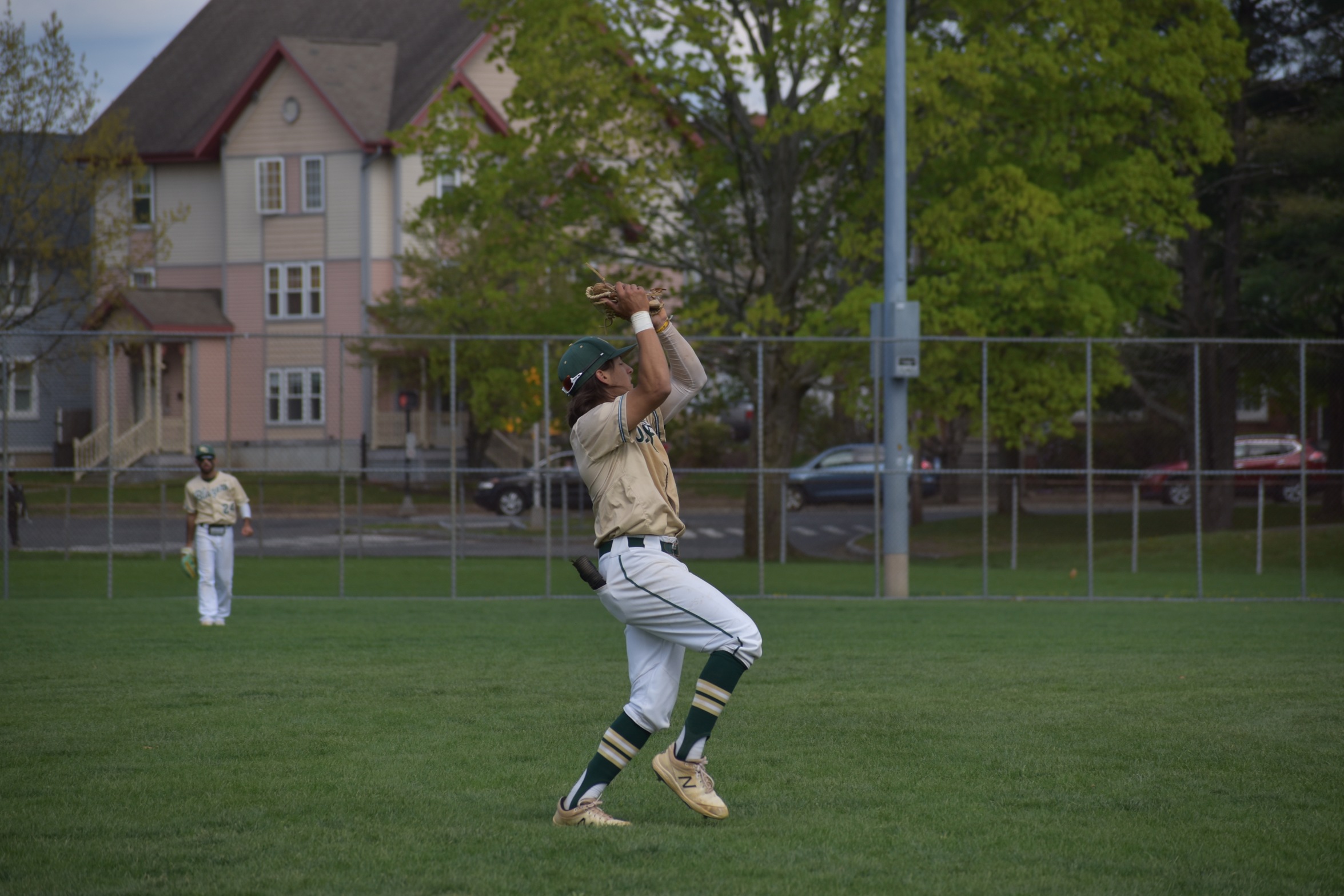 Mammoths Storm Blazers, 9-6 for the Final