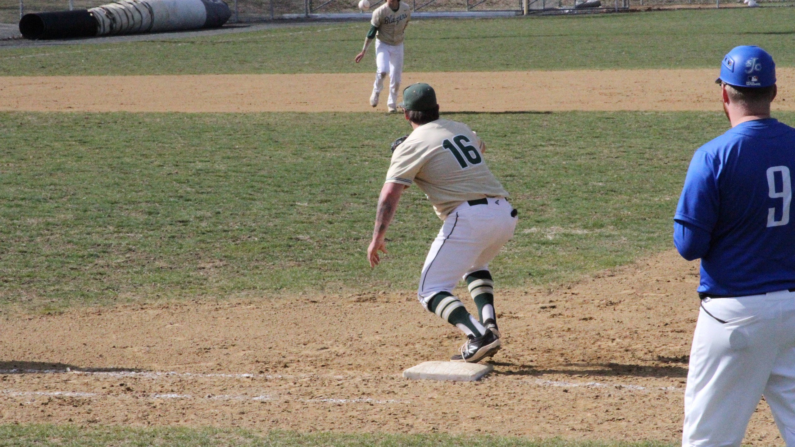 Baseball Splits Final Day in Florida Against Saint Norbert