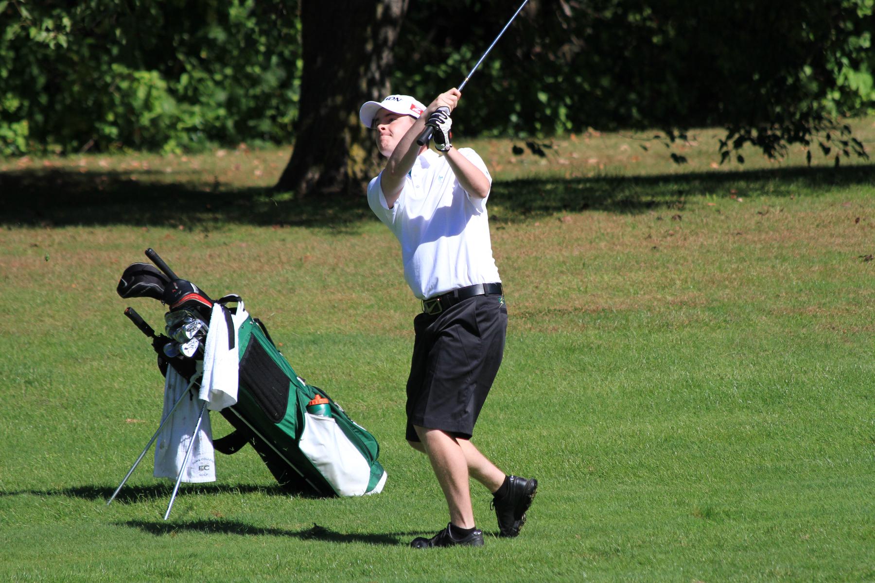 Men's Golf Third At NECC Championships