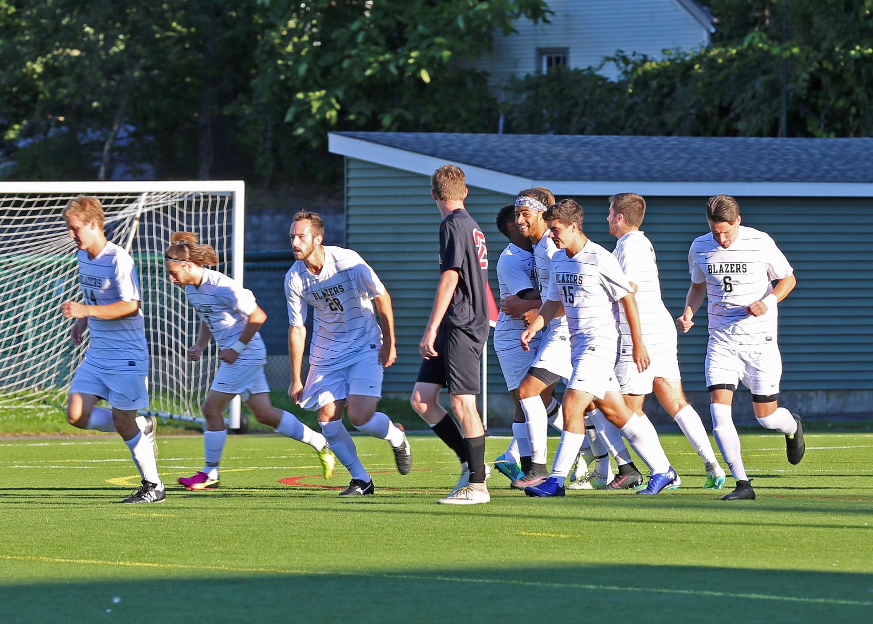 Men's Soccer Sinks Mariners
