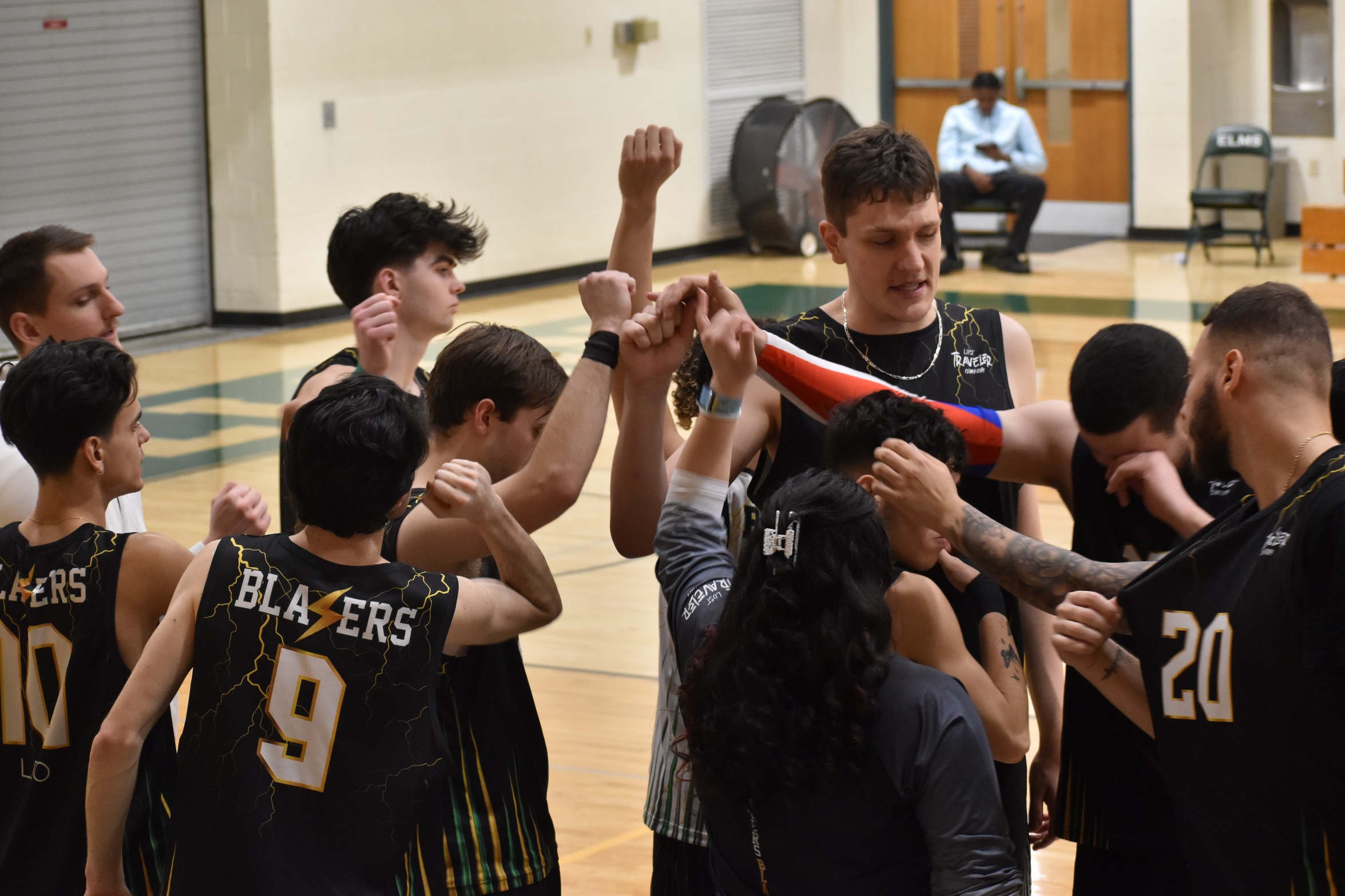 Men's Volleyball Surges to 3-0 Victory Over Chargers