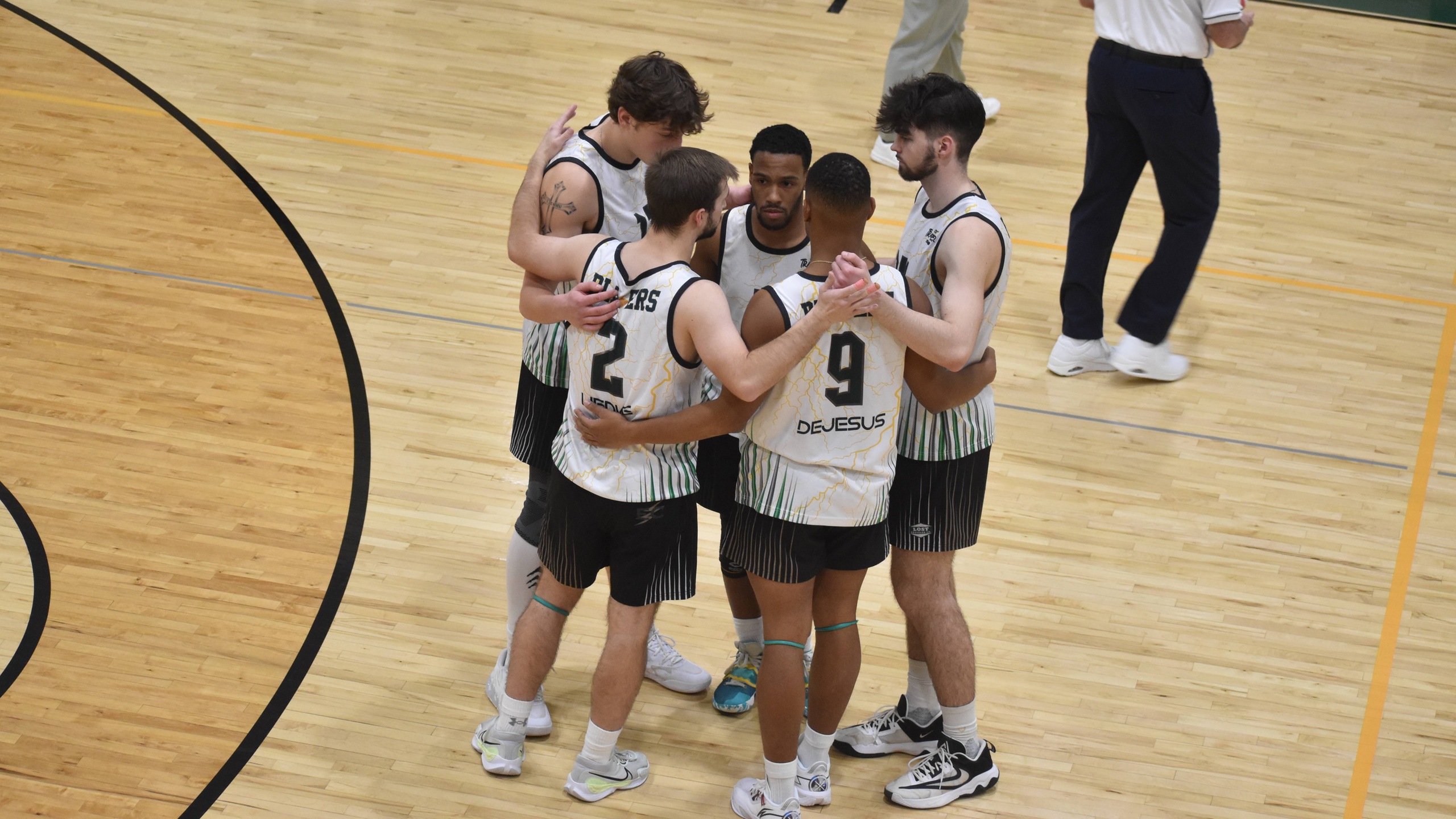 Men's Volleyball Lose Home Opener Against Regis