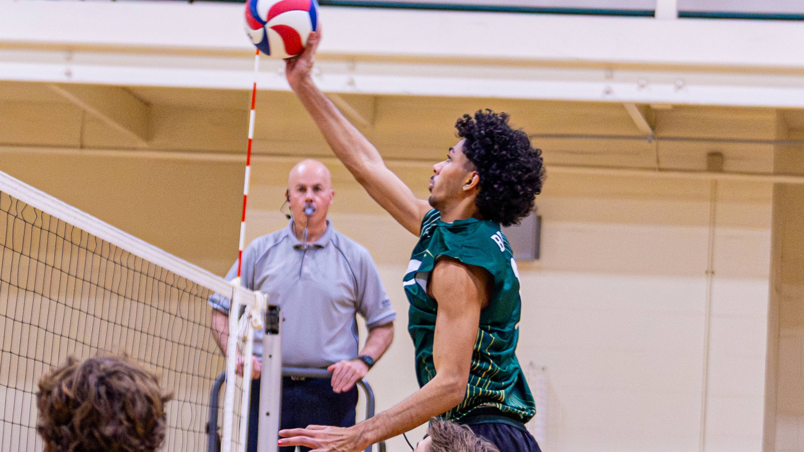 Men's Volleyball Extends Win Streak with a Sweep Victory Over Fisher