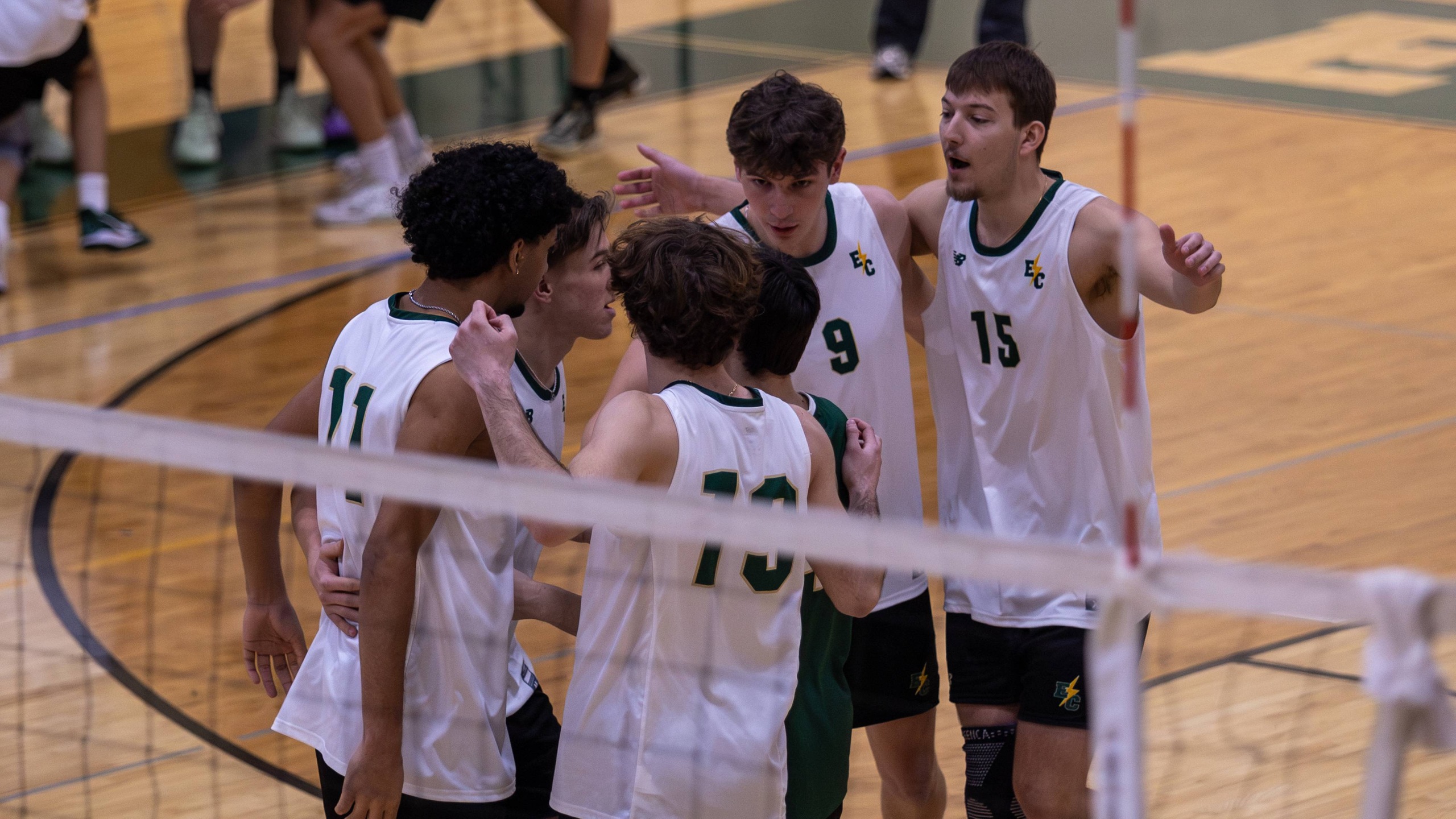 Men's Volleyball Stung by AIC in Non-Conference Play