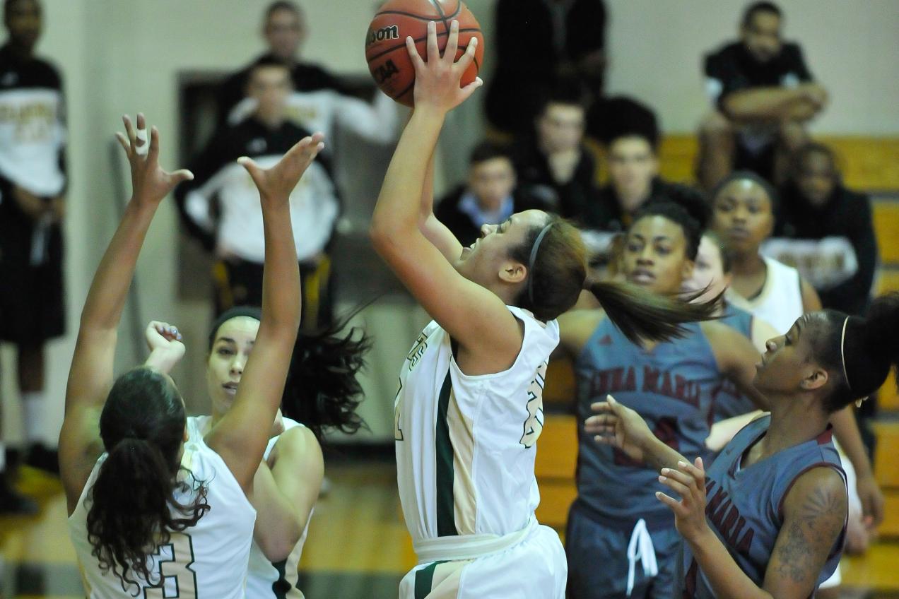 Strong Second Half Lifts Women&rsquo;s Basketball Past Newbury College, 59-42