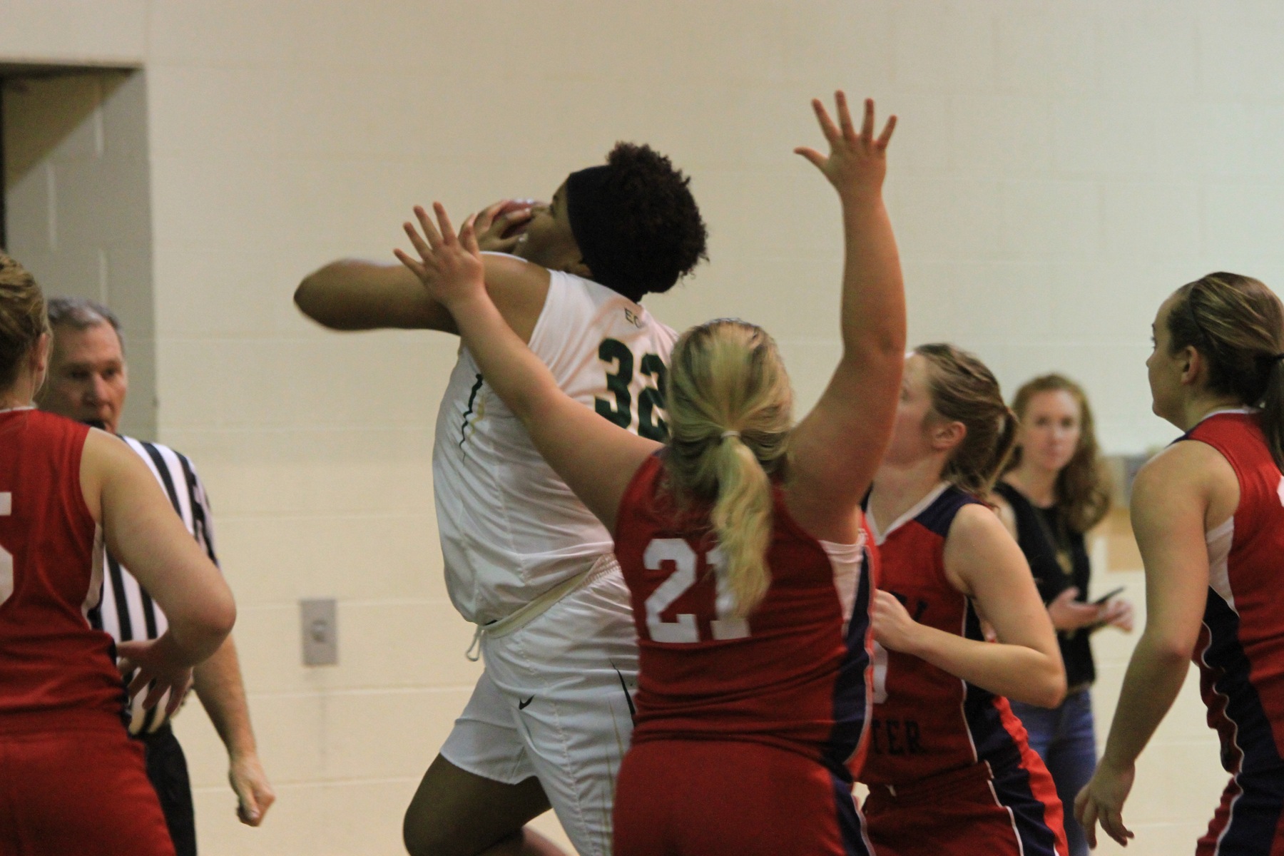 Women's Basketball Fends Off Daniel Webster On The Road