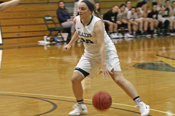 Women's Hoops Picks Up Second-Straight NECC Win, 75-64 Over Lesley