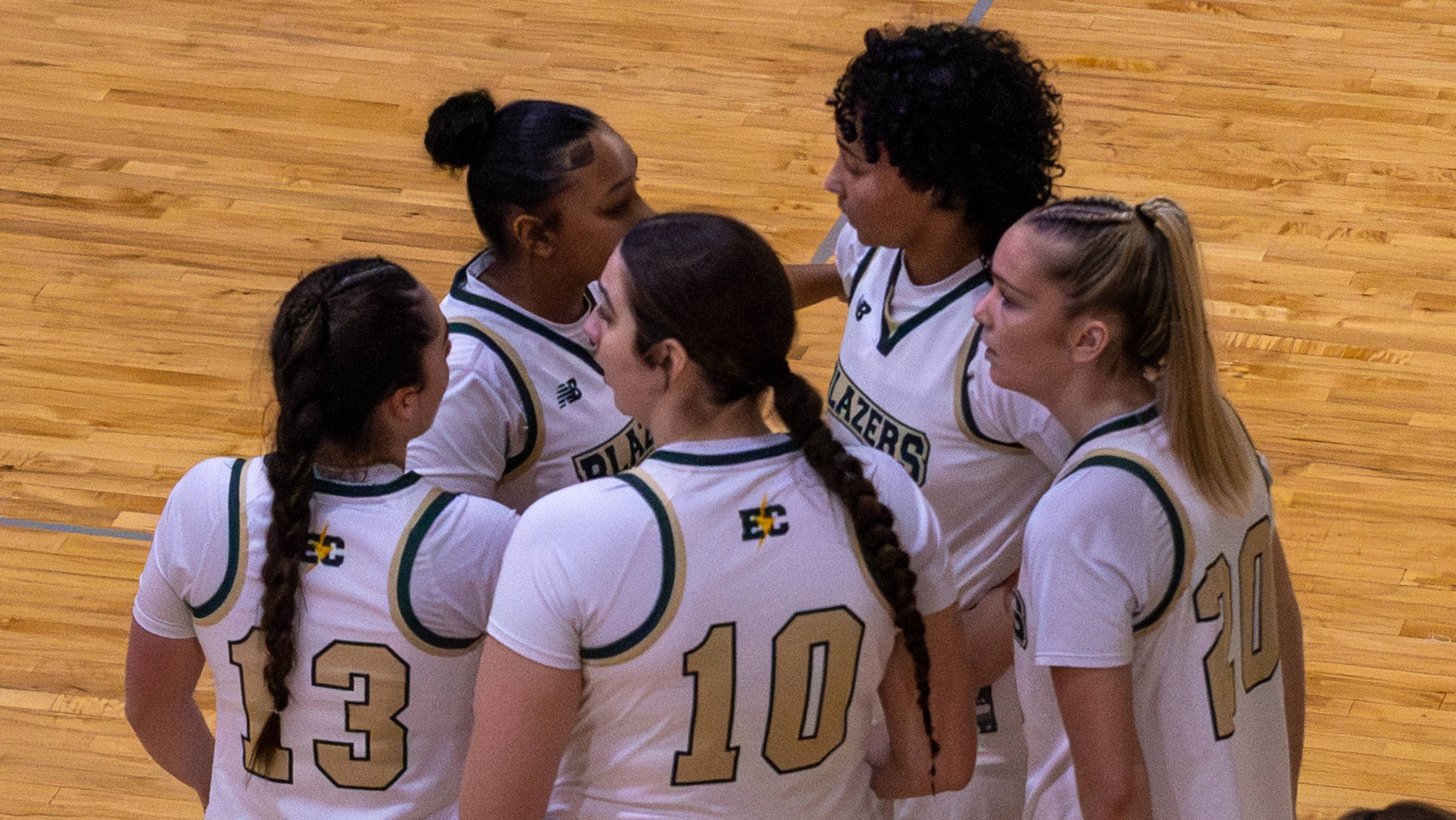 Women's Hoops Stung by VTSU-Lyndon