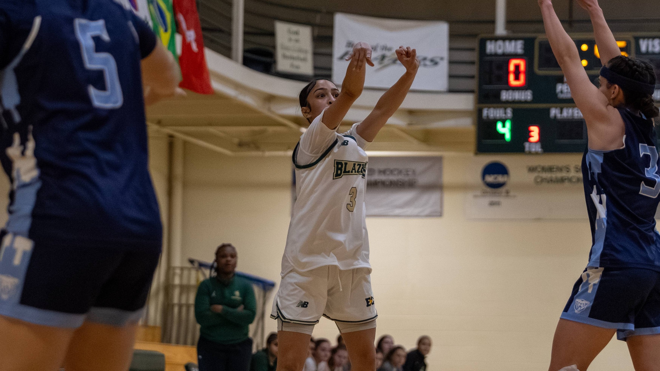 Women's Basketball Finish Non-Conference Play with a 50-49 Victory Over Mount Holyoke