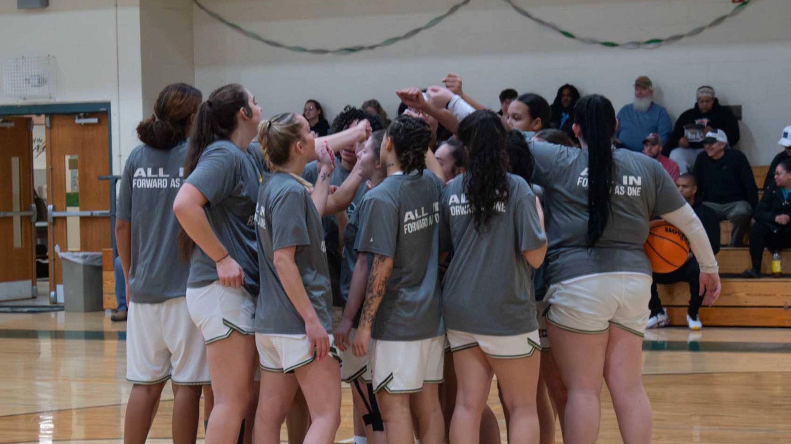 Women's Basketball Loses to Norwich in Season Finale 68-62