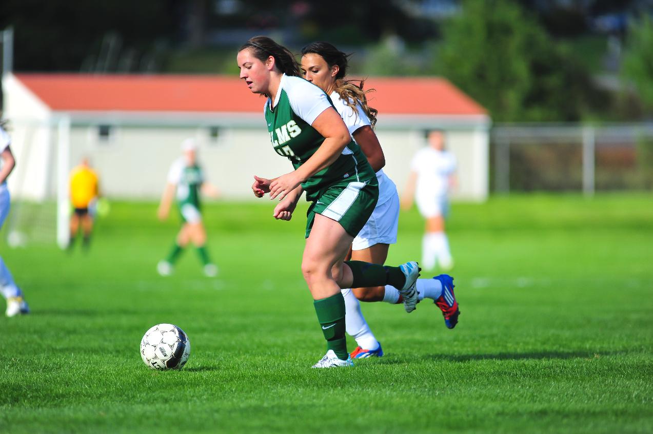 Women's Soccer Tripped Up By Lesley at Home
