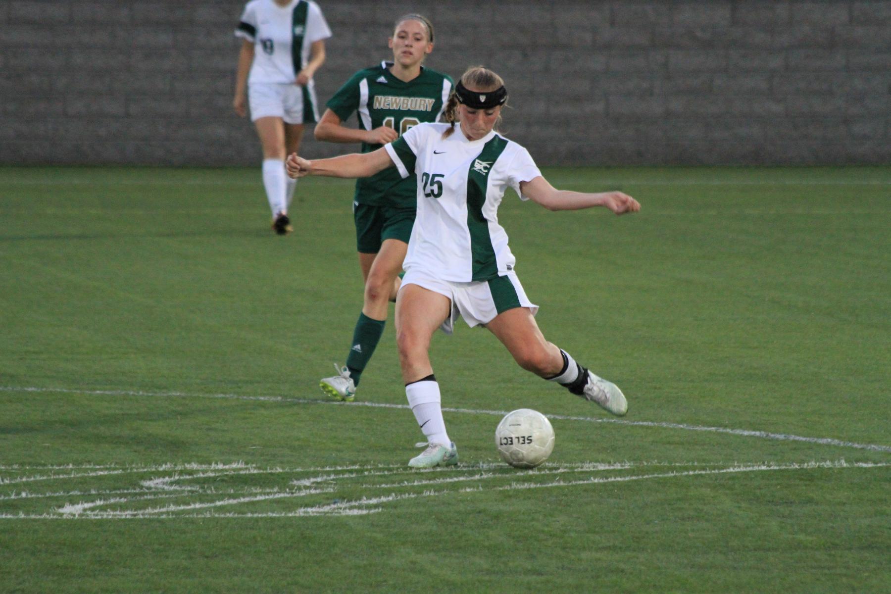 Women's Soccer Shuts Out Regis In NECC Opener