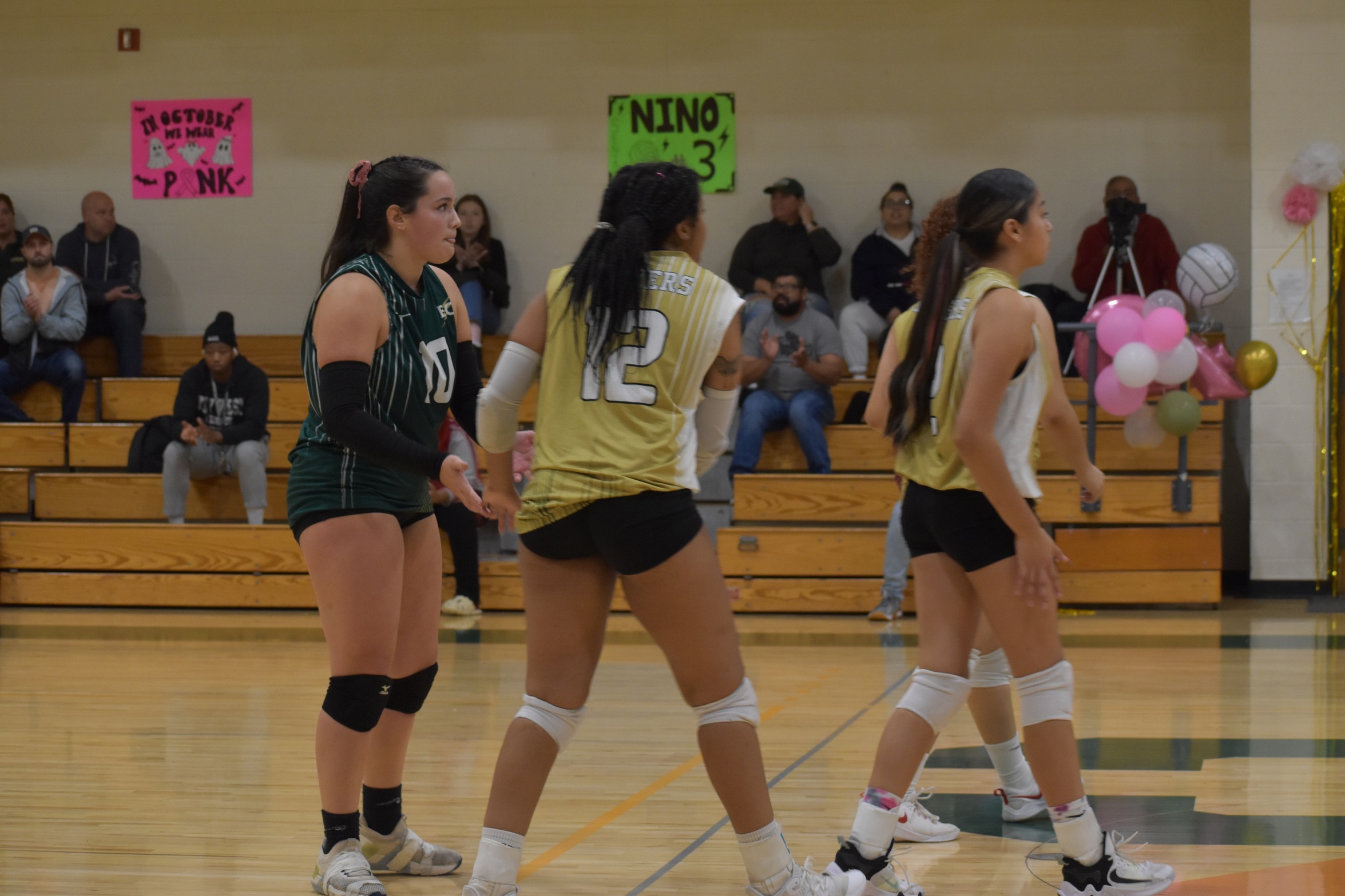Women's Volleyball Surrender a Four Set Match to Blue Jays
